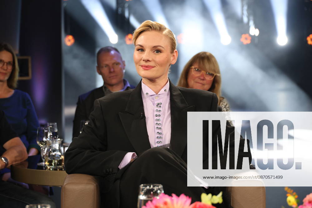 Rosalie Thomass, Schauspielerin, zu Gast in der NDR Talk Show, Fototermin am 23.10.2026 im Fernsehstudio Hamburg-Lokstedt vor der Sendung im 3. Programm des NDR Fernsehen