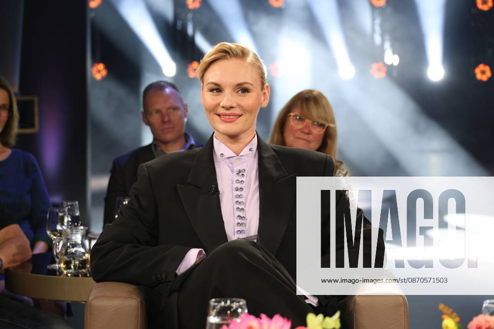 Rosalie Thomass, Schauspielerin, zu Gast in der NDR Talk Show, Fototermin am 23.10.2026 im Fernsehstudio Hamburg-Lokstedt vor der Sendung im 3. Programm des NDR Fernsehen