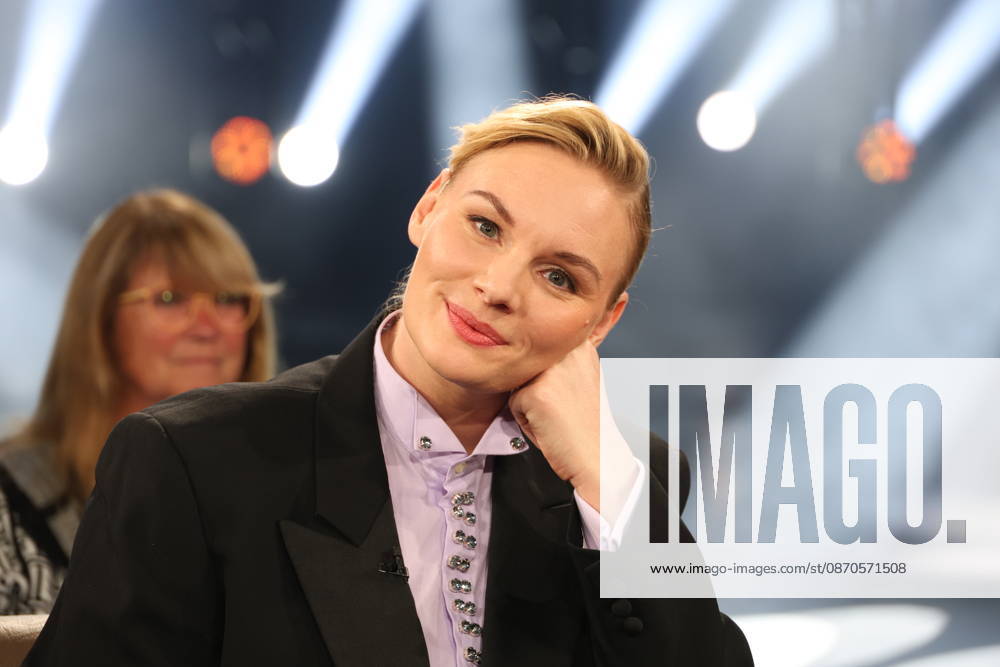 Rosalie Thomass, Schauspielerin, zu Gast in der NDR Talk Show, Fototermin am 23.10.2026 im Fernsehstudio Hamburg-Lokstedt vor der Sendung im 3. Programm des NDR Fernsehen