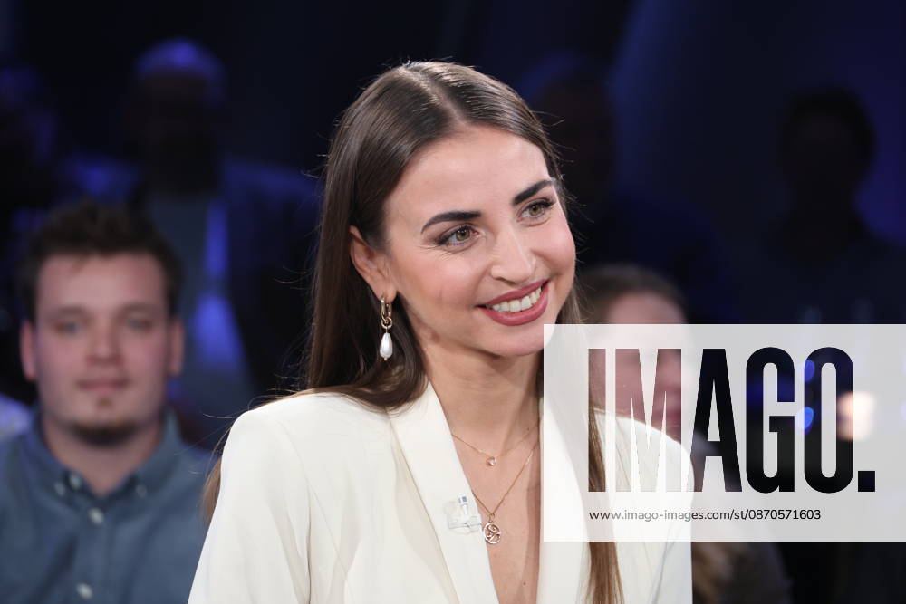 Ekaterina Leonova, Tänzerin, zu Gast in der NDR Talk Show, Fototermin am 23.10.2026 im Fernsehstudio Hamburg-Lokstedt vor der Sendung im 3. Programm des NDR Fernsehen
