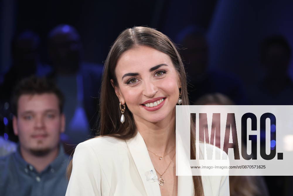 Ekaterina Leonova, Tänzerin, zu Gast in der NDR Talk Show, Fototermin am 23.10.2026 im Fernsehstudio Hamburg-Lokstedt vor der Sendung im 3. Programm des NDR Fernsehen