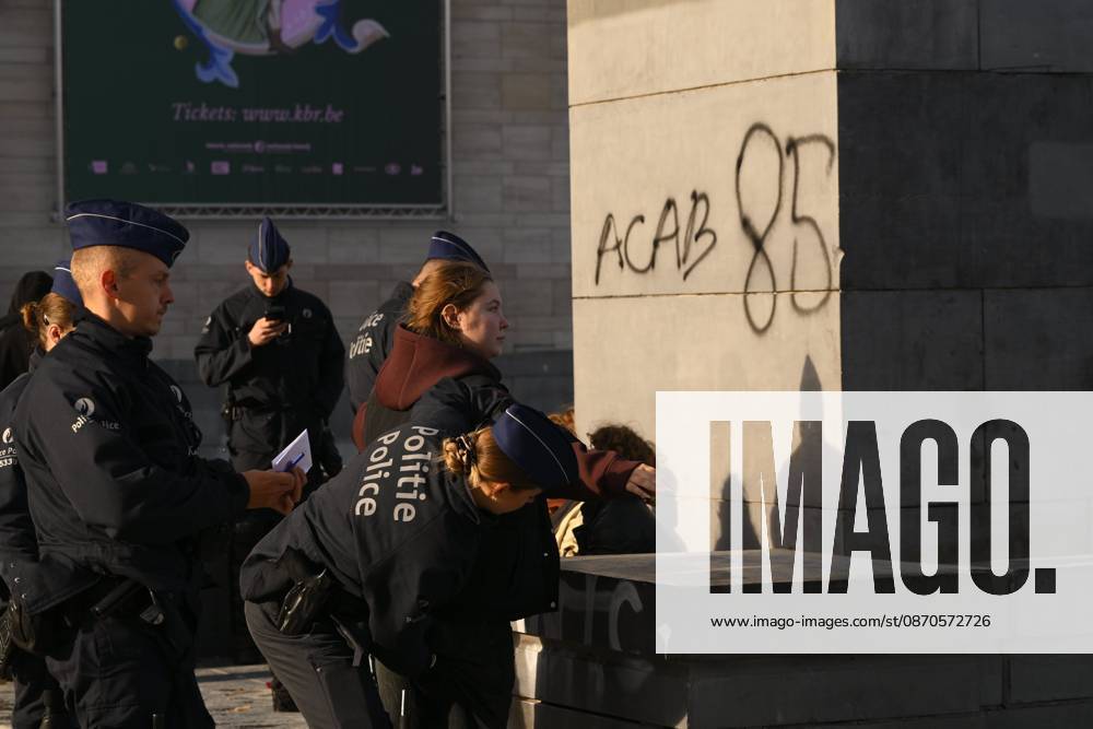 Extreme Left And Citizen Activists Protest 24 10 2026 BRUSSELS, BELGIUM - OCTOBER 24 : Police and demonstrators pictured during illegal demonstration the centre of Brussels against budget measures on October 24, 2026 in Brussels, Belgium, 24 10 2026 Brussels Belgium