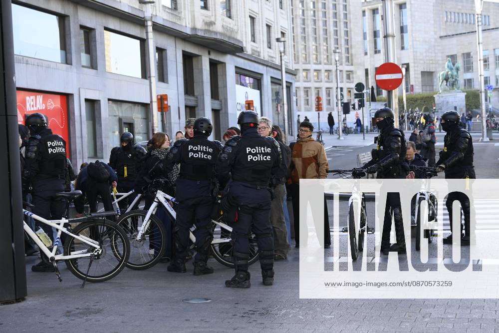 Extreme Left And Citizen Activists Protest 24 10 2026 BRUSSELS, BELGIUM - OCTOBER 24 : Police and demonstrators pictured during illegal demonstration the centre of Brussels against budget measures on October 24, 2026 in Brussels, Belgium, 24 10 2026 Brussels Belgium