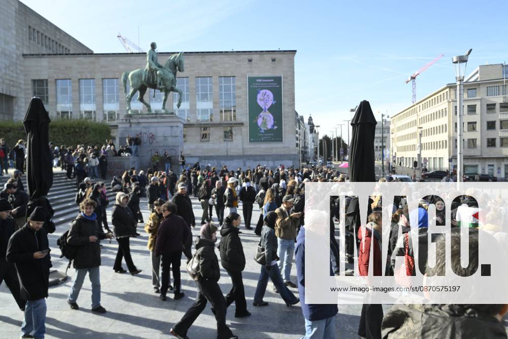 Extreme Left And Citizen Activists Protest 24 10 2026 BRUSSELS, BELGIUM - OCTOBER 24 : Police and demonstrators pictured during illegal demonstration the centre of Brussels against budget measures on October 24, 2026 in Brussels, Belgium, 24 10 2026 Brussels Belgium