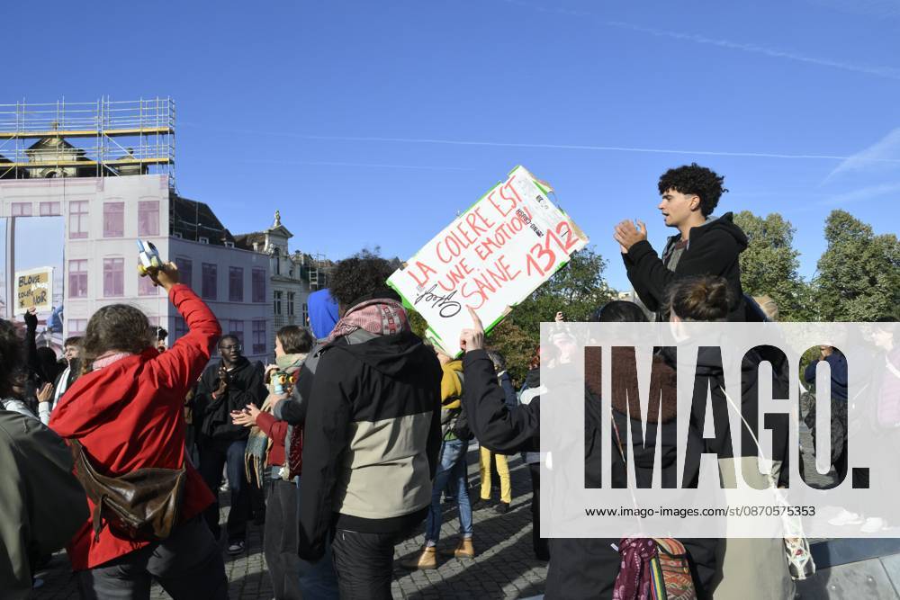 Extreme Left And Citizen Activists Protest 24 10 2026 BRUSSELS, BELGIUM - OCTOBER 24 : Police and demonstrators pictured during illegal demonstration the centre of Brussels against budget measures on October 24, 2026 in Brussels, Belgium, 24 10 2026 Brussels Belgium