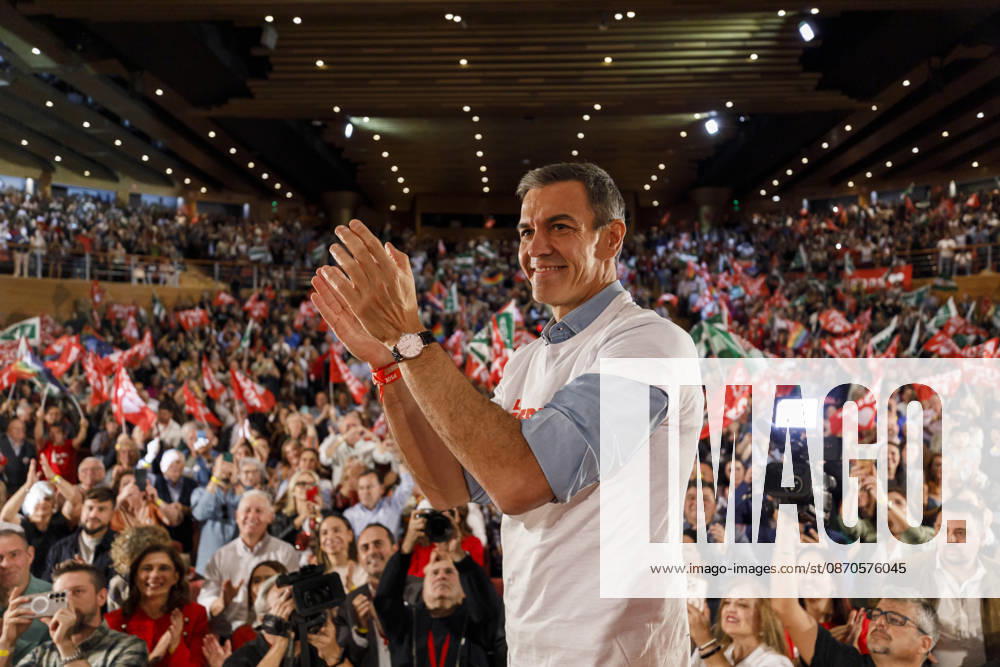 Sánchez heads his second pre-campaign event in Andalusia, this time in Granada. Photo of PSOE Secretary-General and Prime Minister Pedro Sánchez at a pre-campaign event at the Granada Convention and Exhibition Center. October 24 in Granada, Andalusia, Spain The event was also attended by the Deputy Secretary-General of the PSOE and Secretary-General of the PSOE in Andalusia, María Jesús Montero, and the Secretary-General of the PSOE in Granada and the party’s top candidate for the Senate in that province, Pedro Fernández October 24, 2026 Álex Cá Granada Granada Spain