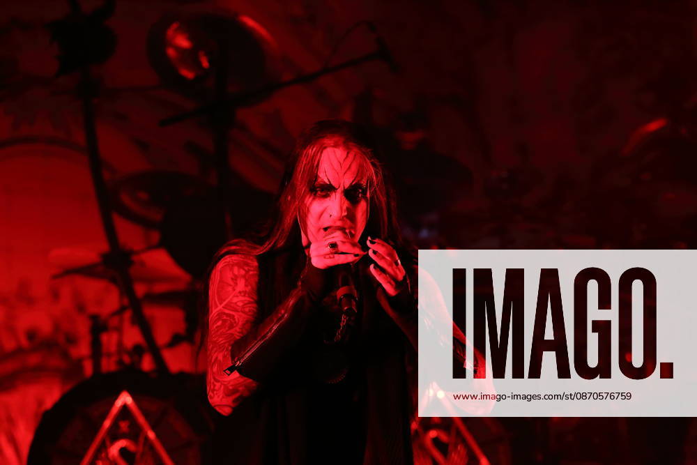 Stian Tomt Shagrath Thoresen von der Band Dimmu Borgir bei einem Konzert in der Columbiahalle in Berlin, 23. Oktober 2026. Behemoth & Dimmu Borgir Konzert Berlin