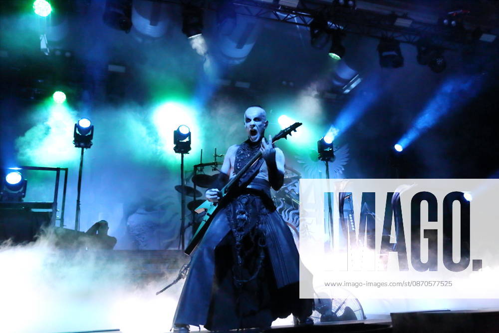Adam Michal Nergal Darski von der Band Behemoth bei einem Konzert in der Columbiahalle in Berlin, 23. Oktober 2026. Behemoth & Dimmu Borgir Konzert Berlin