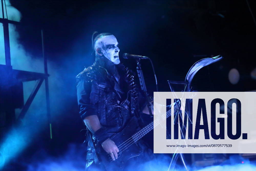 Tomasz Orion Wroblewski von der Band Behemoth bei einem Konzert in der Columbiahalle in Berlin, 23. Oktober 2026. Behemoth & Dimmu Borgir Konzert Berlin