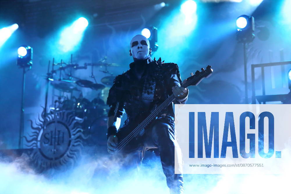 Tomasz Orion Wroblewski von der Band Behemoth bei einem Konzert in der Columbiahalle in Berlin, 23. Oktober 2026. Behemoth & Dimmu Borgir Konzert Berlin
