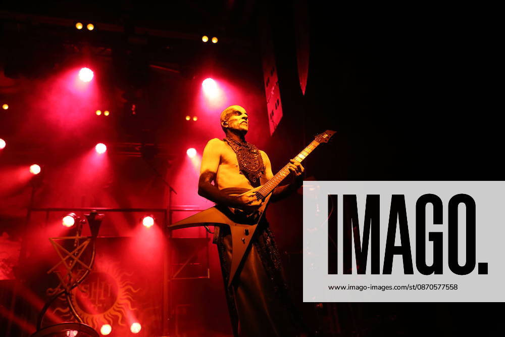 Adam Michal Nergal Darski von der Band Behemoth bei einem Konzert in der Columbiahalle in Berlin, 23. Oktober 2026. Behemoth & Dimmu Borgir Konzert Berlin