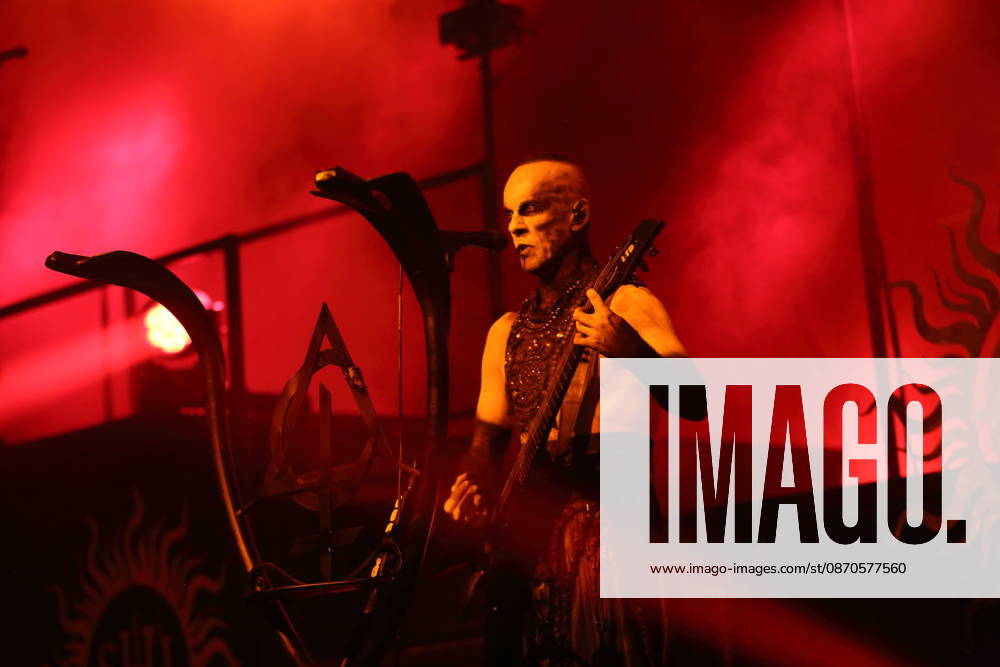 Adam Michal Nergal Darski von der Band Behemoth bei einem Konzert in der Columbiahalle in Berlin, 23. Oktober 2026. Behemoth & Dimmu Borgir Konzert Berlin
