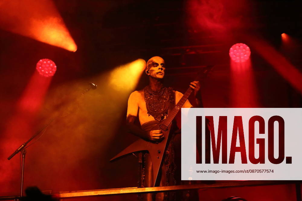 Adam Michal Nergal Darski von der Band Behemoth bei einem Konzert in der Columbiahalle in Berlin, 23. Oktober 2026. Behemoth & Dimmu Borgir Konzert Berlin