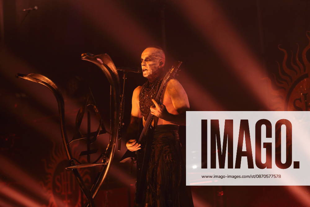 Adam Michal Nergal Darski von der Band Behemoth bei einem Konzert in der Columbiahalle in Berlin, 23. Oktober 2026. Behemoth & Dimmu Borgir Konzert Berlin