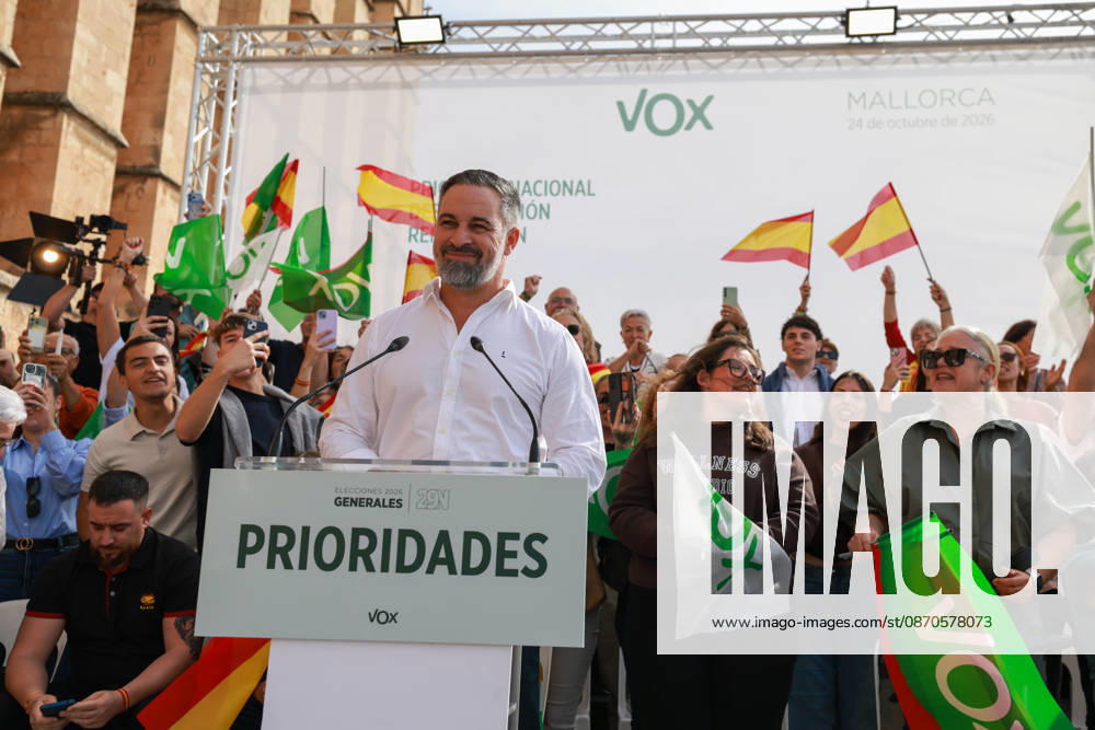 Abascal Holds a Public Event in Palma Vox President Santiago Abascal during a public event as part of the pre-campaign for the general election on November 29, at La Seu de Mallorca, on October 24, 2026, in Palma de Mallorca, Mallorca, Balearic Islands, Spain. Abascal is the first leader of one of the major parties running in the general election to have announced public events in the Balearic Islands. OCTOBER 24, 2026. Tomàs Moyà. Palma de Mallorca, Mallorca, Isl. Palma de Mallorca, Mallorca, Spain