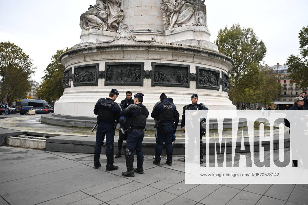 French police conduct security and identity checks in Paris ahead of protests PARIS, FRANCE - OCTOBER 24: French police officers conduct identity controls and security checks on demonstrators and passersby at Place de la Republique in central Paris, France on Saturday, October 24, 2026. Due to planned demonstrations across the country, security forces have heightened their state of alert in major squares throughout Paris, established perimeter checkpoints, and increased police patrols. Mouneb Taim Anadolu Paris France. Editorial use only. Please get in touch for any other usage.