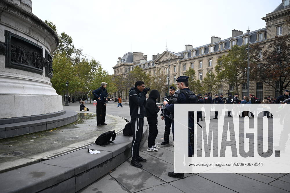 French police conduct security and identity checks in Paris ahead of protests PARIS, FRANCE - OCTOBER 24: French police officers conduct identity controls and security checks on demonstrators and passersby at Place de la Republique in central Paris, France on Saturday, October 24, 2026. Due to planned demonstrations across the country, security forces have heightened their state of alert in major squares throughout Paris, established perimeter checkpoints, and increased police patrols. Mouneb Taim Anadolu Paris France. Editorial use only. Please get in touch for any other usage.