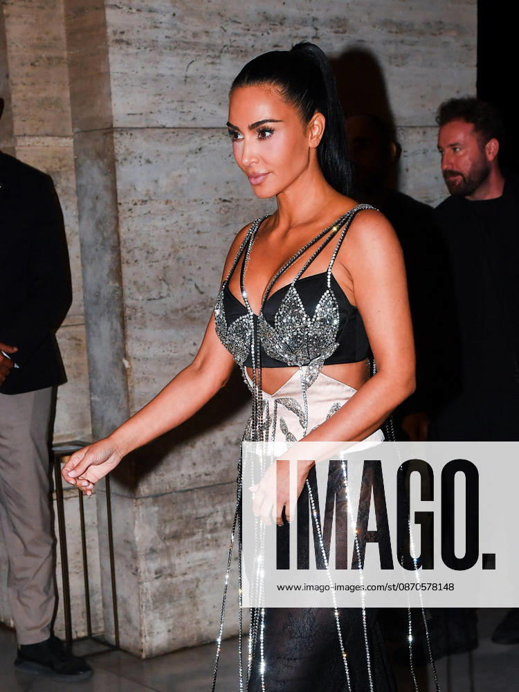 Kim Kardashian Arrives at the Bulgari Boutique - Rome Kim Kardashian arrives at the Bulgari boutique on Via Condotti, during the Rome Film Festival, in Rome, Italy, on October 23, 2026. Photo by Vincenzo Landi IPA ABACAPRESS.COM Rome Italy