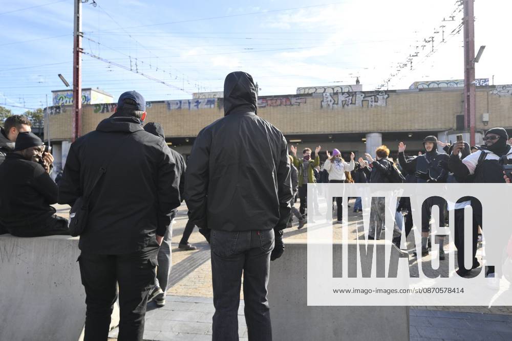 Extreme Left And Citizen Activists Protest 24 10 2026 BRUSSELS, BELGIUM - OCTOBER 24 : Police and demonstrators pictured during illegal demonstration the centre of Brussels against budget measures on October 24, 2026 in Brussels, Belgium, 24 10 2026 Brussels Belgium