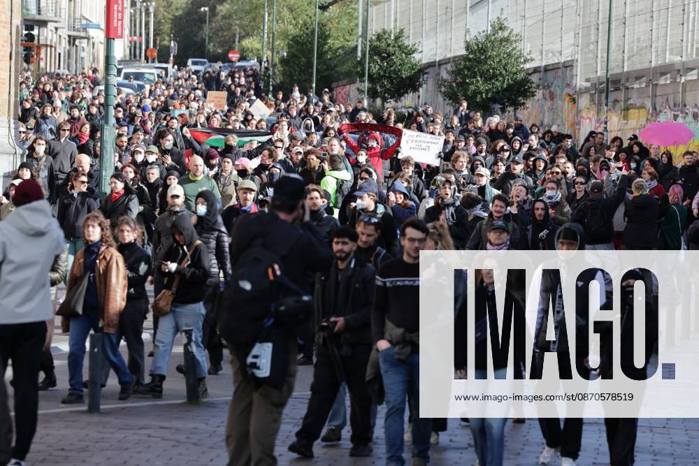 This image shows demonstrators after a call for protests in Brussels for purchasing power, healthcare, and education, on Saturday 24 October 2026. NICOLASxMAETERLINCK 190856415