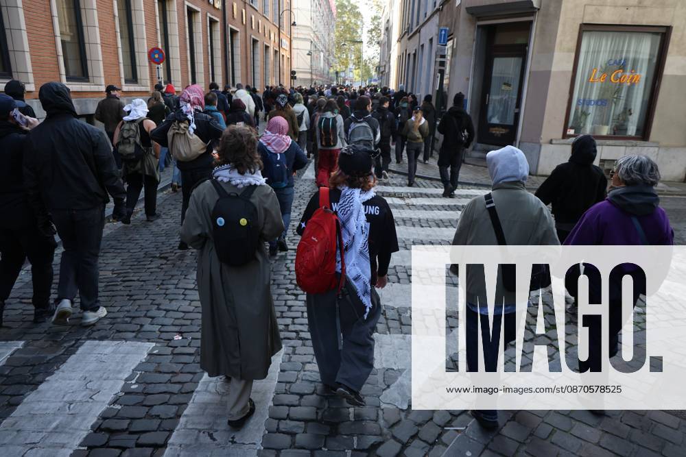 This image shows demonstrators after a call for protests in Brussels for purchasing power, healthcare, and education, on Saturday 24 October 2026. NICOLASxMAETERLINCK 190856340
