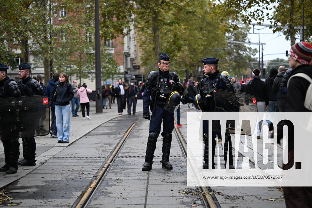 Demonstrators gather near Porte d Italie amid ongoing protests in Paris PARIS, FRANCE - OCTOBER 24: Demonstrators gather near Porte d Italie in southern Paris, chanting slogans ahead of planned marches, while security forces closely monitor the area in Paris, France, on October 24, 2026. Mouneb Taim Anadolu Paris France. Editorial use only. Please get in touch for any other usage.