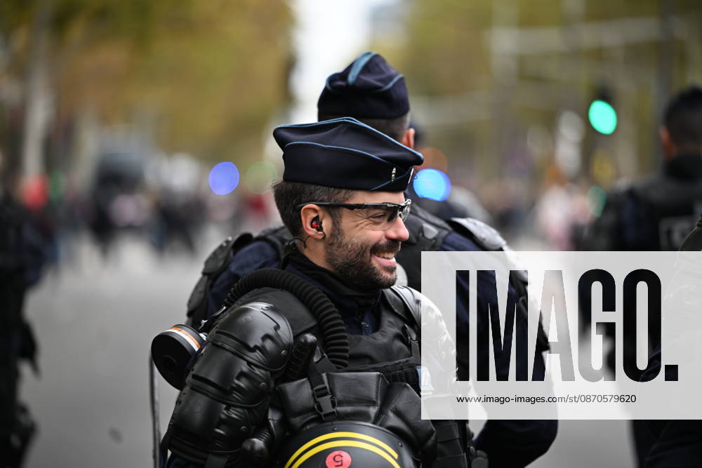 Demonstrators gather near Porte d Italie amid ongoing protests in Paris PARIS, FRANCE - OCTOBER 24: Demonstrators gather near Porte d Italie in southern Paris, chanting slogans ahead of planned marches, while security forces closely monitor the area in Paris, France, on October 24, 2026. Mouneb Taim Anadolu Paris France. Editorial use only. Please get in touch for any other usage.