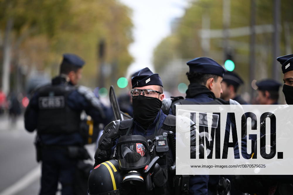 Demonstrators gather near Porte d Italie amid ongoing protests in Paris PARIS, FRANCE - OCTOBER 24: Demonstrators gather near Porte d Italie in southern Paris, chanting slogans ahead of planned marches, while security forces closely monitor the area in Paris, France, on October 24, 2026. Mouneb Taim Anadolu Paris France. Editorial use only. Please get in touch for any other usage.