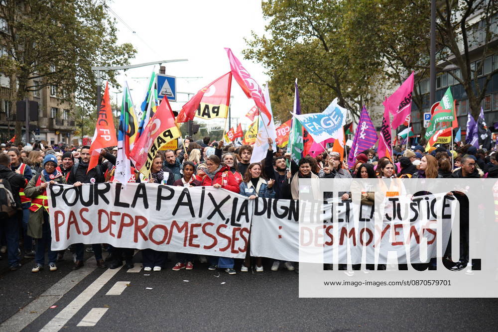 Yellow Vests Protest Act II - Paris Demonstration in favor of purchasing power, the protection of public services, and fiscal and social justice, in Paris on October 24, 2026 as part of a nationwide call for mobilisation bringing together former members of the Yellow Vest movement, labor unions, high school and university students. Photo by Raphael Lafargue ABACAPRESS.COM Paris France