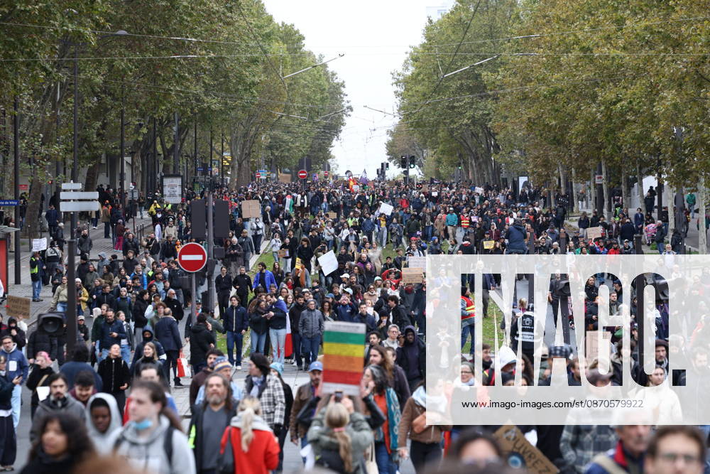 Yellow Vests Protest Act II - Paris Demonstration in favor of purchasing power, the protection of public services, and fiscal and social justice, in Paris on October 24, 2026 as part of a nationwide call for mobilisation bringing together former members of the Yellow Vest movement, labor unions, high school and university students. Photo by Raphael Lafargue ABACAPRESS.COM Paris France