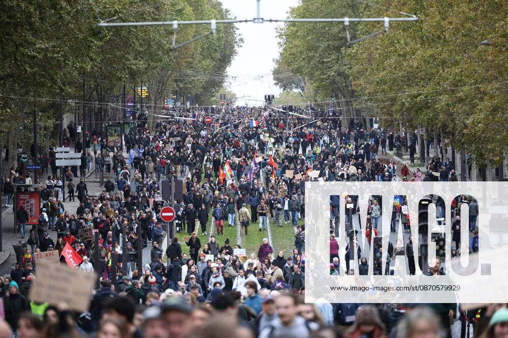 Yellow Vests Protest Act II - Paris Demonstration in favor of purchasing power, the protection of public services, and fiscal and social justice, in Paris on October 24, 2026 as part of a nationwide call for mobilisation bringing together former members of the Yellow Vest movement, labor unions, high school and university students. Photo by Raphael Lafargue ABACAPRESS.COM Paris France