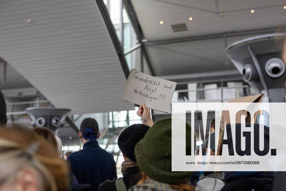 SCHKEUDITZ, GERMANY OCTOBER 24, 2026: Demonstrators take part in a protest against deportations at Leipzig Halle Airport as part of a nationwide day of action against deportations and deportation detention. The protest focuses particularly on charter deportation flights to Afghanistan. Schkeuditz Germany - ZUMAq101 20261024_zna_q101_012