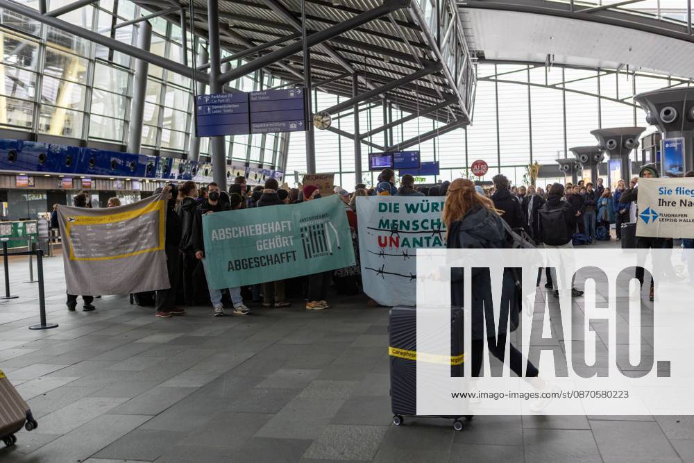 SCHKEUDITZ, GERMANY OCTOBER 24, 2026: Demonstrators take part in a protest against deportations at Leipzig Halle Airport as part of a nationwide day of action against deportations and deportation detention. The protest focuses particularly on charter deportation flights to Afghanistan. Schkeuditz Germany - ZUMAq101 20261024_zna_q101_015