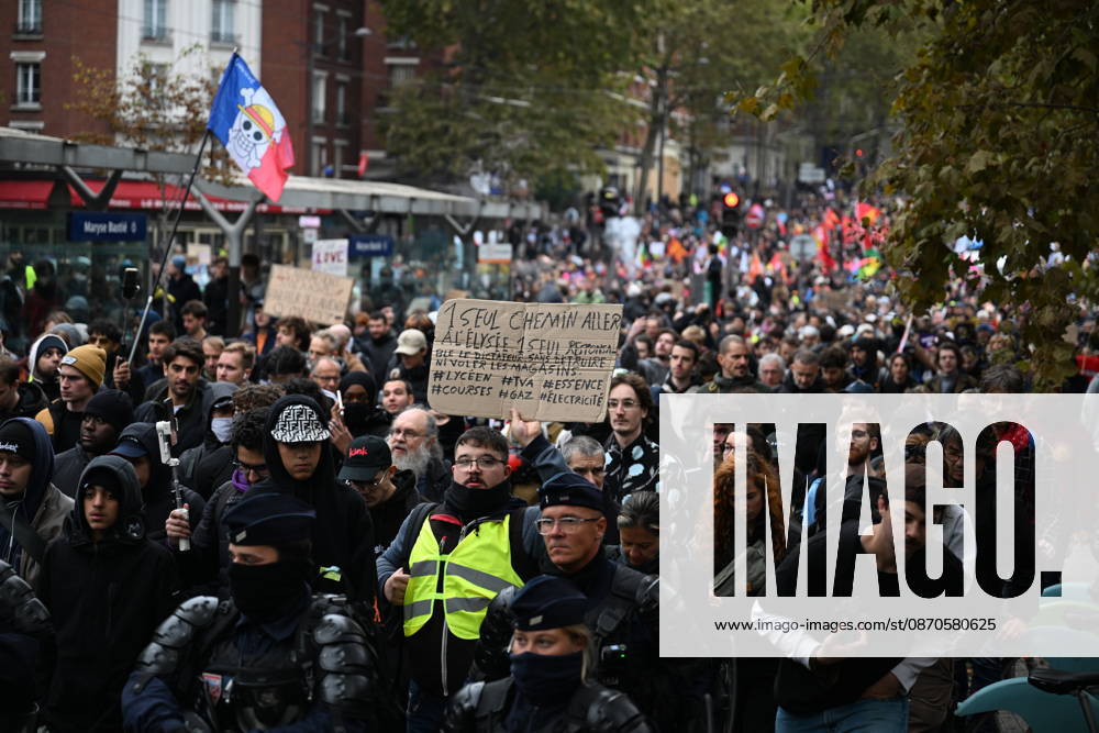 Demonstrators gather near Porte d Italie amid ongoing protests in Paris PARIS, FRANCE - OCTOBER 24: Demonstrators gather near Porte d Italie in southern Paris, chanting slogans ahead of planned marches, while security forces closely monitor the area in Paris, France, on October 24, 2026. Mouneb Taim Anadolu Paris France. Editorial use only. Please get in touch for any other usage.