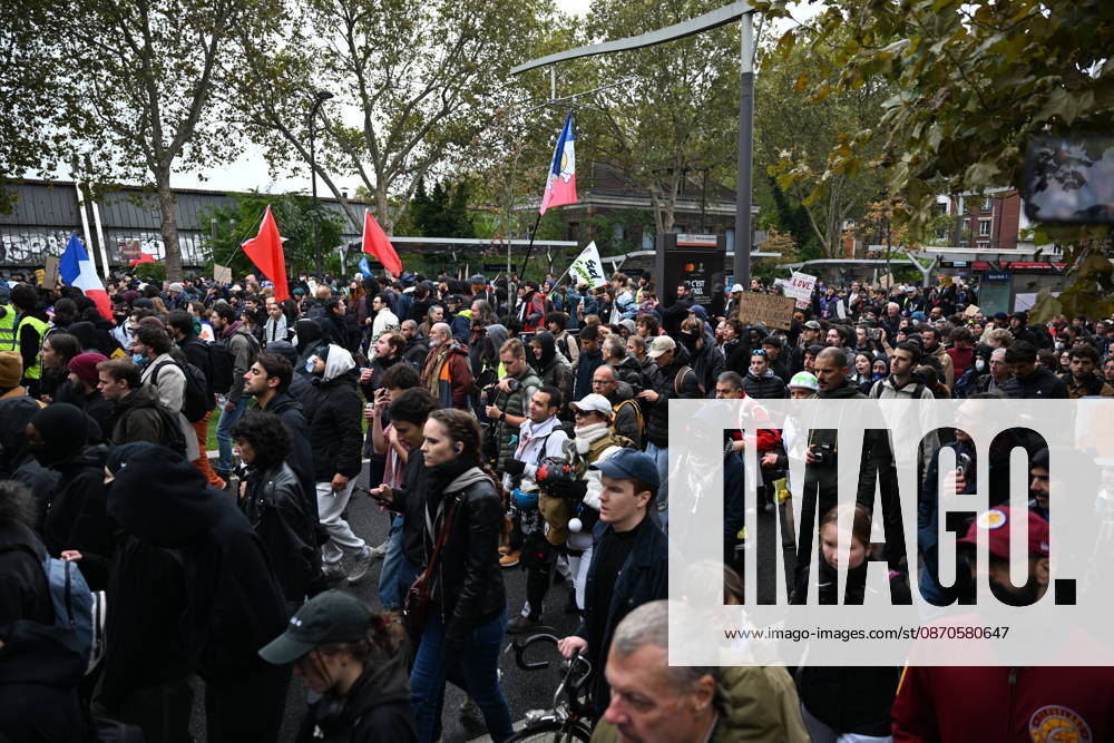 Demonstrators gather near Porte d Italie amid ongoing protests in Paris PARIS, FRANCE - OCTOBER 24: Demonstrators gather near Porte d Italie in southern Paris, chanting slogans ahead of planned marches, while security forces closely monitor the area in Paris, France, on October 24, 2026. Mouneb Taim Anadolu Paris France. Editorial use only. Please get in touch for any other usage.