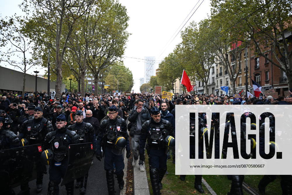 Demonstrators gather near Porte d Italie amid ongoing protests in Paris PARIS, FRANCE - OCTOBER 24: Demonstrators gather near Porte d Italie in southern Paris, chanting slogans ahead of planned marches, while security forces closely monitor the area in Paris, France, on October 24, 2026. Mouneb Taim Anadolu Paris France. Editorial use only. Please get in touch for any other usage.