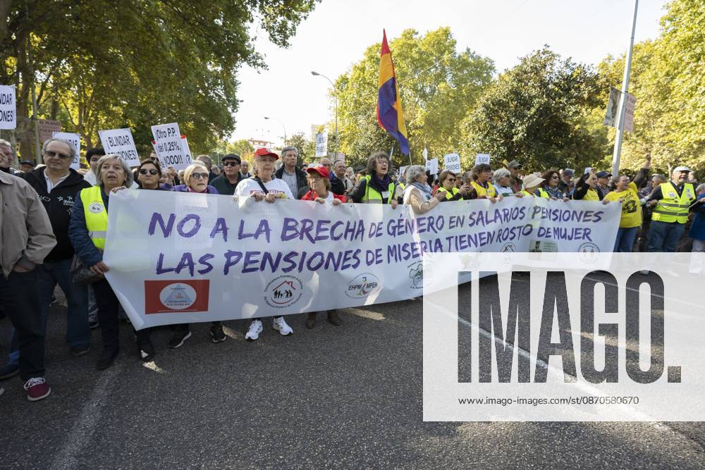 Several people carrying signs in favor of public pensions take part in a demonstration supporting the public pension system and access to housing in Madrid, Spain. Madrid Spain - ZUMAs197 20261024_aaa_s197_048