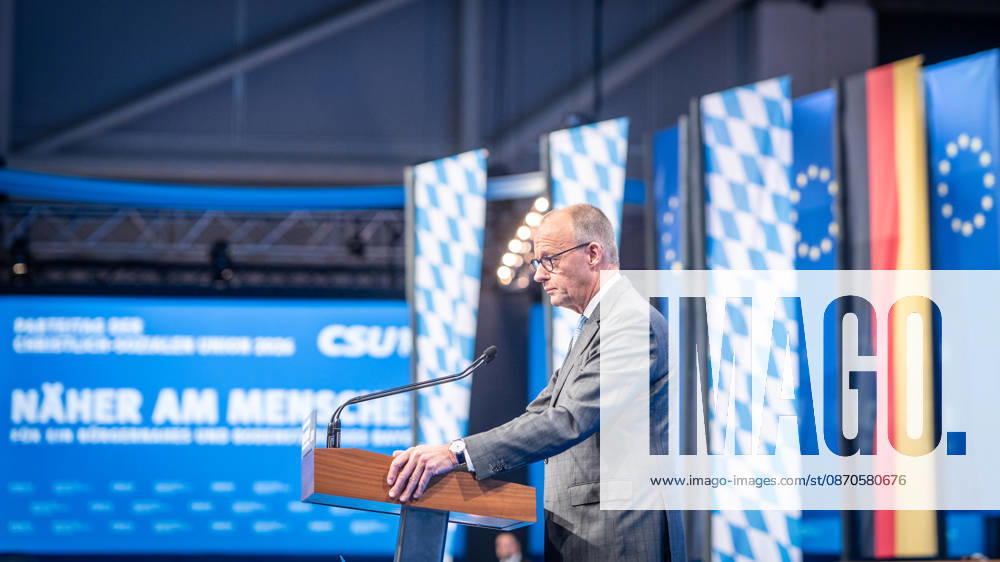 Bundeskanzler Friedrich Merz spricht vor dem CSU-Parteitag in München;Parteitag der CSU in München, München Bayern Deutschland Messegelände München