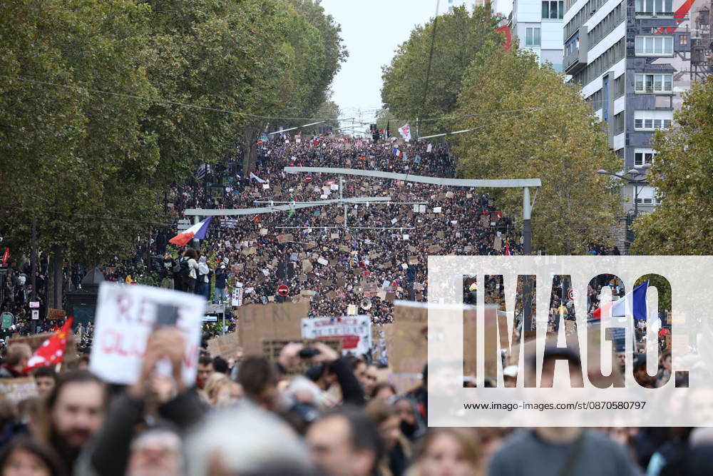 Yellow Vests Protest Act II - Paris Demonstration in favor of purchasing power, the protection of public services, and fiscal and social justice, in Paris on October 24, 2026 as part of a nationwide call for mobilisation bringing together former members of the Yellow Vest movement, labor unions, high school and university students. Photo by Raphael Lafargue ABACAPRESS.COM Paris France