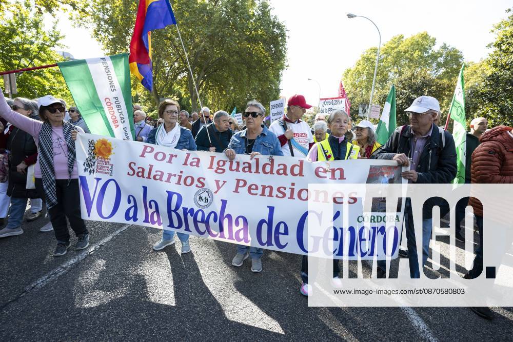 Several people carrying signs in favor of public pensions take part in a demonstration supporting the public pension system and access to housing in Madrid, Spain. Madrid Spain - ZUMAs197 20261024_aaa_s197_055