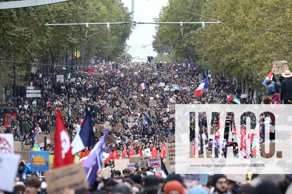 Yellow Vests Protest Act II - Paris Demonstration in favor of purchasing power, the protection of public services, and fiscal and social justice, in Paris on October 24, 2026 as part of a nationwide call for mobilisation bringing together former members of the Yellow Vest movement, labor unions, high school and university students. Photo by Raphael Lafargue ABACAPRESS.COM Paris France