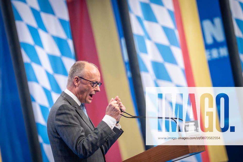 Bundeskanzler Friedrich Merz spricht vor dem CSU-Parteitag in München;Parteitag der CSU in München, München Bayern Deutschland Messegelände München