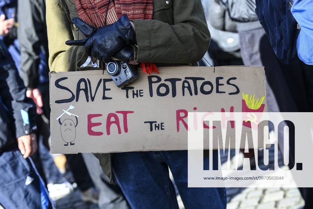 Extreme Left And Citizen Activists Protest 24 10 2026 BRUSSELS, BELGIUM - OCTOBER 24 : Police and demonstrators pictured during illegal demonstration the centre of Brussels against budget measures on October 24, 2026 in Brussels, Belgium, 24 10 2026 Brussels Belgium