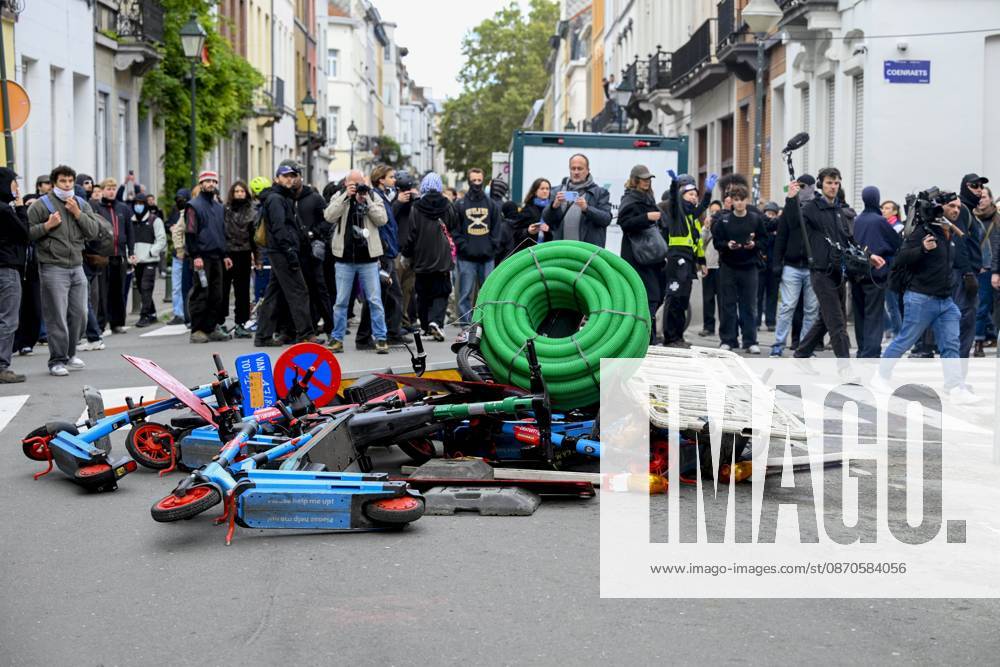Extreme Left And Citizen Activists Protest 24 10 2026 BRUSSELS, BELGIUM - OCTOBER 24 : Police and demonstrators pictured during illegal demonstration the centre of Brussels against budget measures on October 24, 2026 in Brussels, Belgium, 24 10 2026 Brussels Belgium