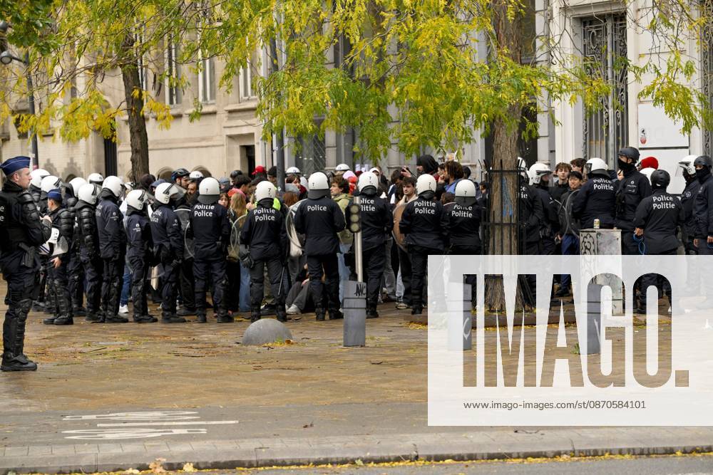 Extreme Left And Citizen Activists Protest 24 10 2026 BRUSSELS, BELGIUM - OCTOBER 24 : Police corralling demonstrators pictured during illegal demonstration the centre of Brussels against budget measures on October 24, 2026 in Brussels, Belgium, 24 10 2026 Brussels Belgium