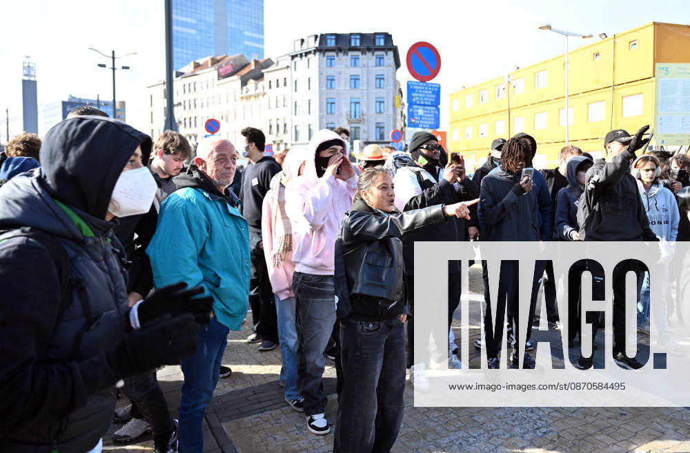 Protesters gather in Brussels to demonstrate against federal government policies BRUSSELS, BELGIUM - OCTOBER 24: Protesters gather at Albertine Square in Brussels, Belgium, on October 24, 2026, following calls from various civil society organizations, trade unions, and student groups to voice opposition to the federal government s economic policies, rising living costs, and proposed budget cuts to social welfare programs. The protest ended after police intervention. Dursun Aydemir Anadolu Brussels Belgium. Editorial use only. Please get in touch for any other usage.