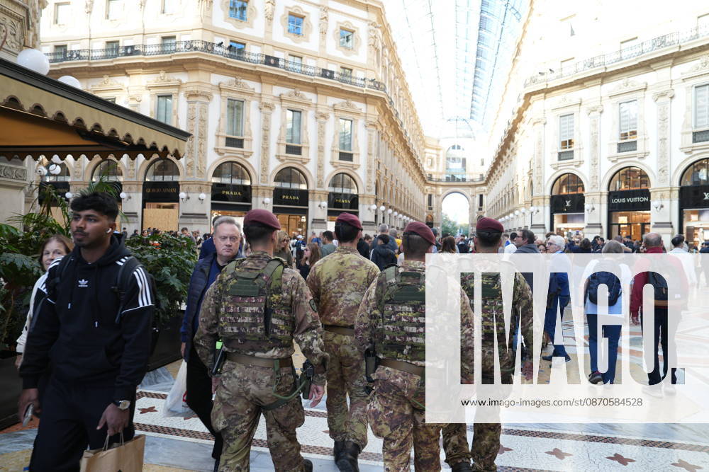 IPA90117641 - Protest Against Rising Living Costs: Milan, Soldiers Guard the Vittorio Emanuele Gallery