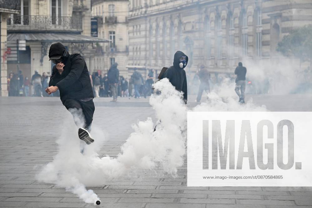 PROTESTS ON OCTOBER 24 PHOTOPQR LE MIDI LIBRE JEAN MICHEL MART MONTPELLIER 10 24 2026 MONTPELLIER 10 24 2026 PROTEST BANNED AT PLACE DE LA COMÉDIE France Oct. 24, 2026 Another day of protests this Saturday, and amid fears of renewed violence and looting, restrictions on freedom of movement and assembly have multiplied, drawing sharp criticism from civil liberties groups MONTPELLIER HERAULT France