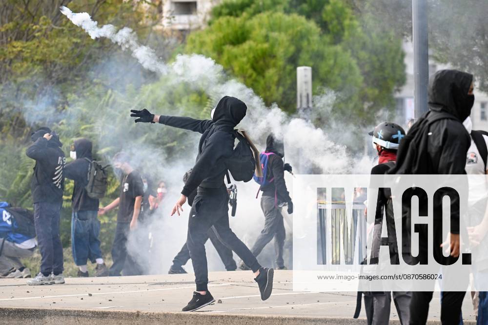 PROTESTS ON OCTOBER 24 PHOTOPQR LE MIDI LIBRE JEAN MICHEL MART MONTPELLIER 10 24 2026 MONTPELLIER, OCTOBER 24, 2026 PROTEST BANNED NEAR THE ZUCCAREL BRIDGELI France Oct. 24, 2026 Another day of protests this Saturday, and amid fears of renewed violence and looting, restrictions on freedom of movement and assembly have multiplied, drawing sharp criticism from civil liberties groups MONTPELLIER HERAULT France