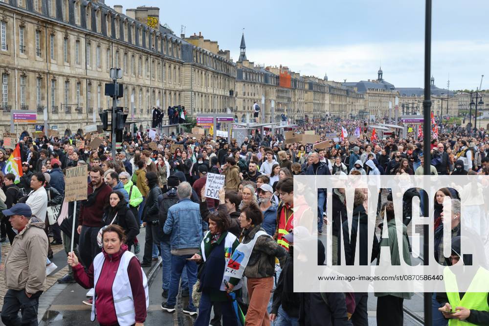 Social Movement: Protest in Bordeaux on October 24, 2026 PHOTOPQR SUD OUEST Fabien COTTEREAU Fabcot33 Bordeaux October 24, 2026 Protest in Bordeaux on October 24, 2026 Mobilization on October 2October 4: Approximately 15,000 protesters in Bordeaux; clashes broke out at the end of the march at Place de la Bourse and along the quays. France, Oct. 24, 2026. Another day of protests this Saturday, and amid fears of renewed violence and looting, restrictions on freedom of movement and assembly have increased, drawing sharp criticism from civil liberties groups. Bordeaux, Gironde, France